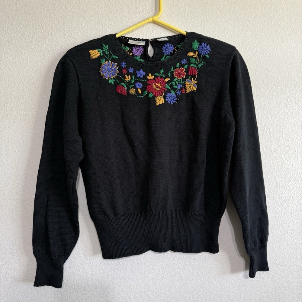 Vintage Womens Knit Sweater Medium Embroidered Flowers Beaded Cottage core